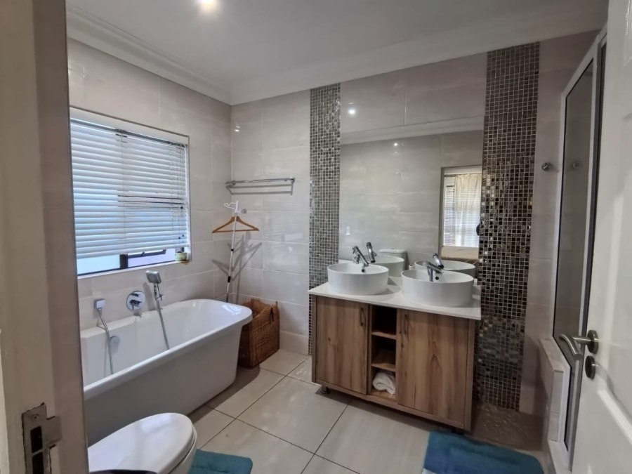 3 Bedroom Property for Sale in Wild Olive Estate Free State